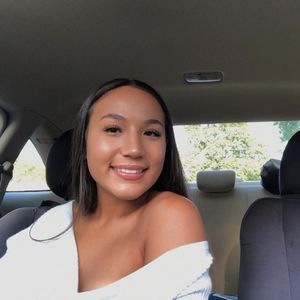 Meet your Posher, Adrianna